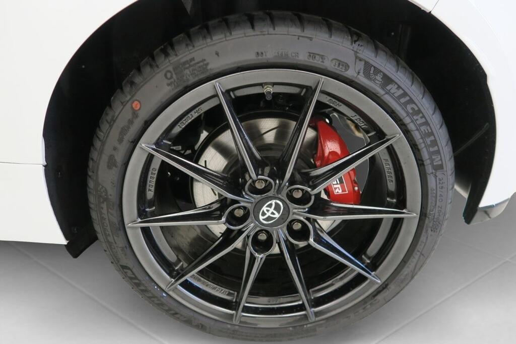 Toyota Yaris GR CIRCUIT PACK WRC TRIPLE EDITION 1.6T 261 CV 3P 27