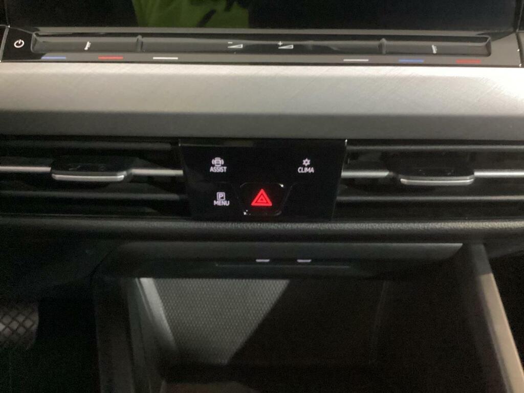 Volkswagen Golf VIII LIFE 2.0 TDI 150 CV DSG 5P 10