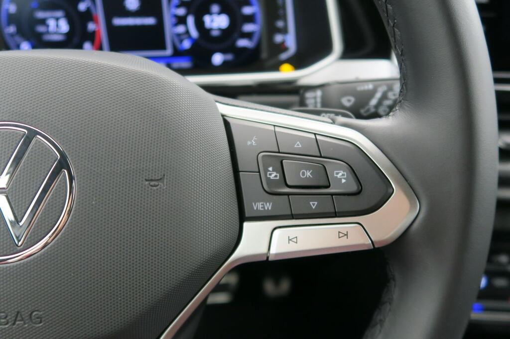 Volkswagen T-Roc R-LINE 1.5 TSI 150 CV DSG 5P 12