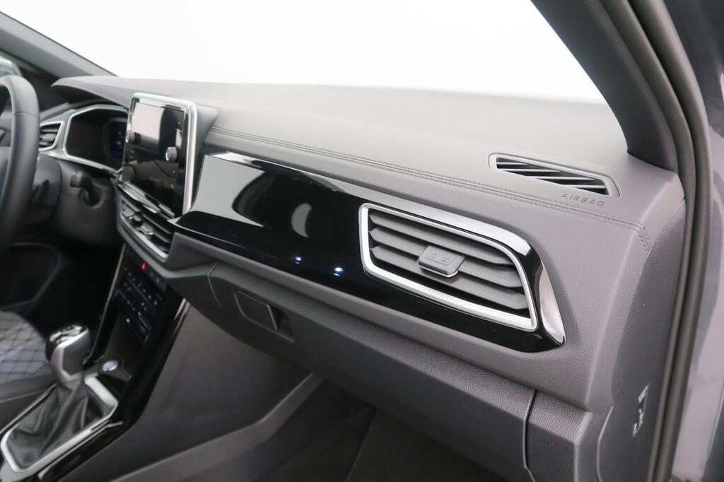 Volkswagen T-Roc R-LINE 1.5 TSI 150 CV DSG 5P 15