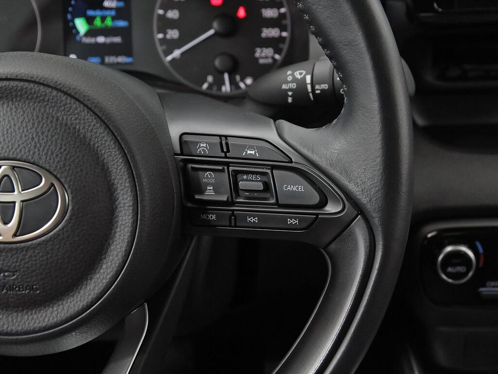 Toyota Yaris 1.5 120H Active Plus 19
