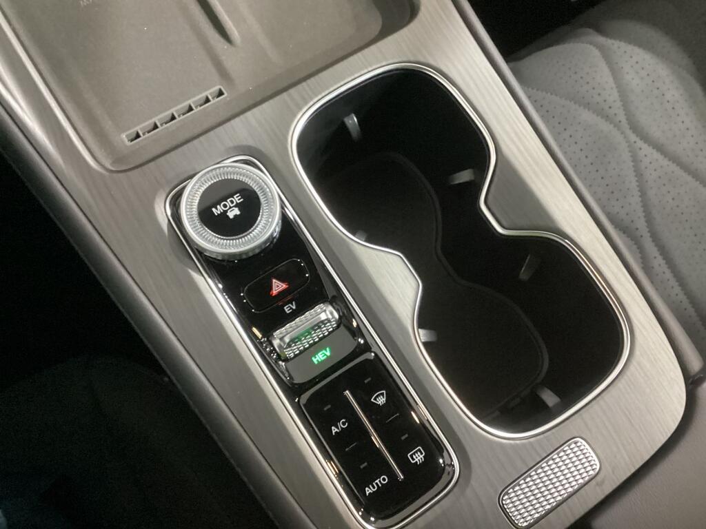 Ebro S800 1.5 TGDI PHEV Luxury E-CVT 19