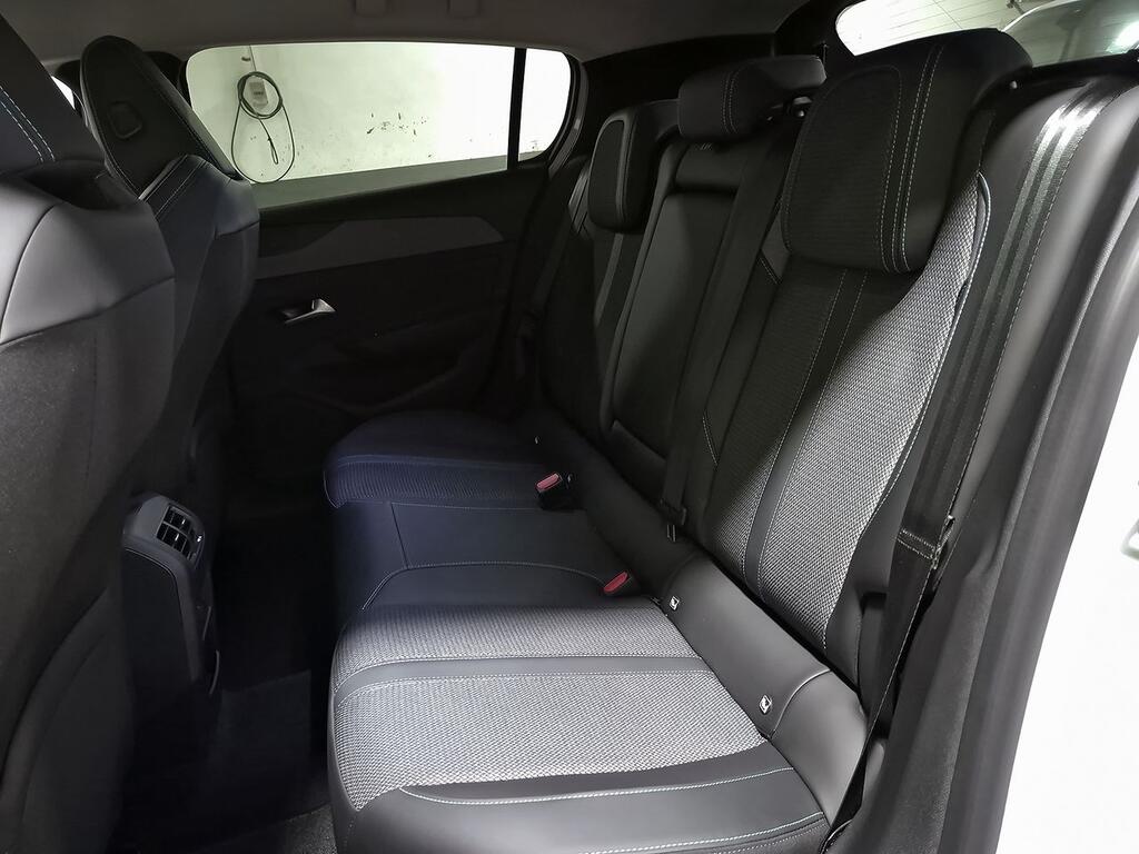 Peugeot 308 5P Allure PureTech 130 S&S MAN 9