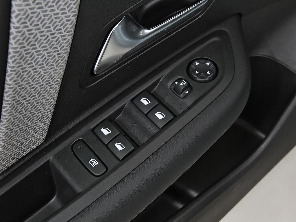 Citroën C4 PureTech 130 S&S EAT8 Plus 12