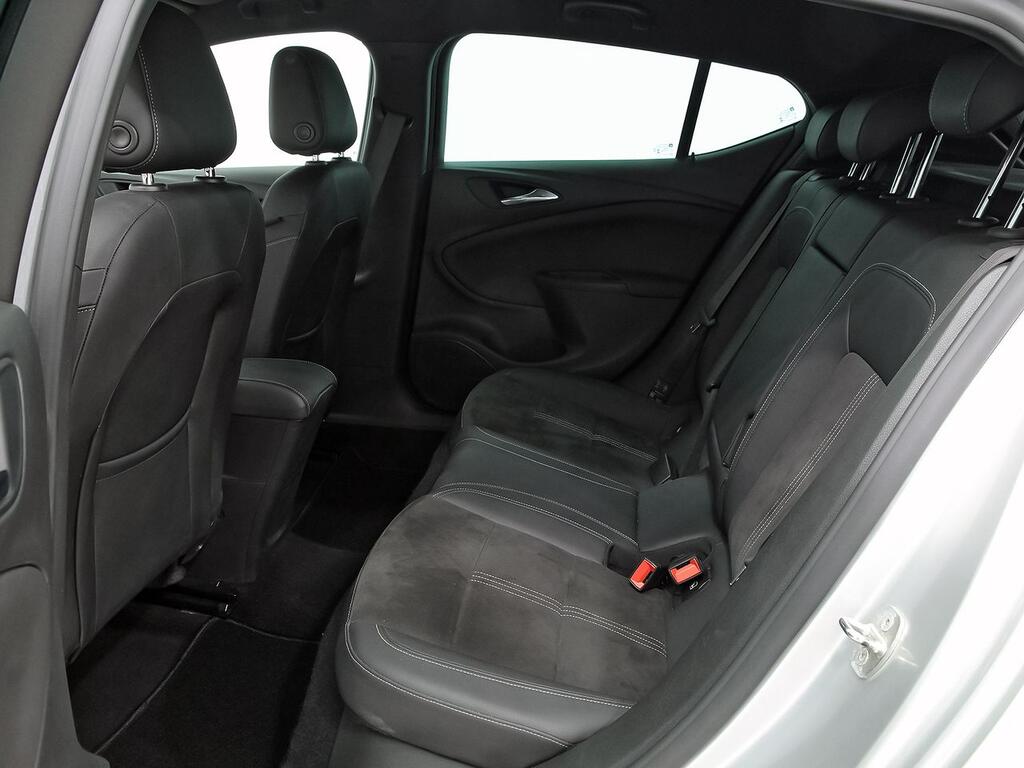 Opel Astra 1.2T SHR 107kW (145CV) Ultimate 9