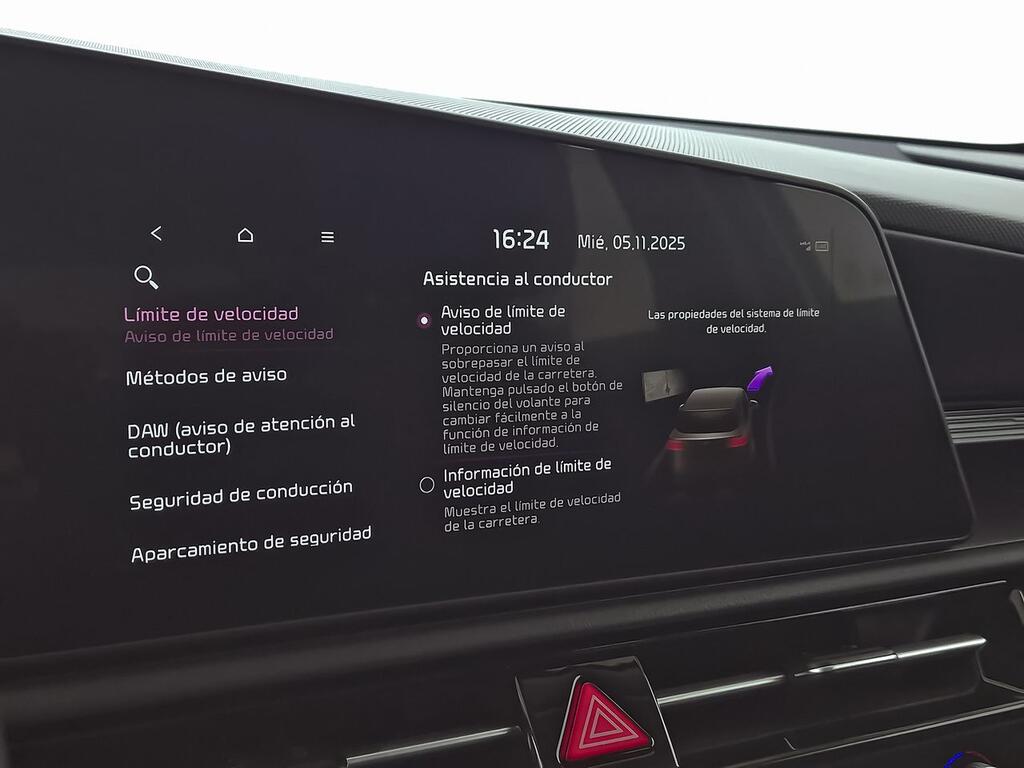 Kia Niro 1.6 GDi HEV 104kW (141CV) Concept 26