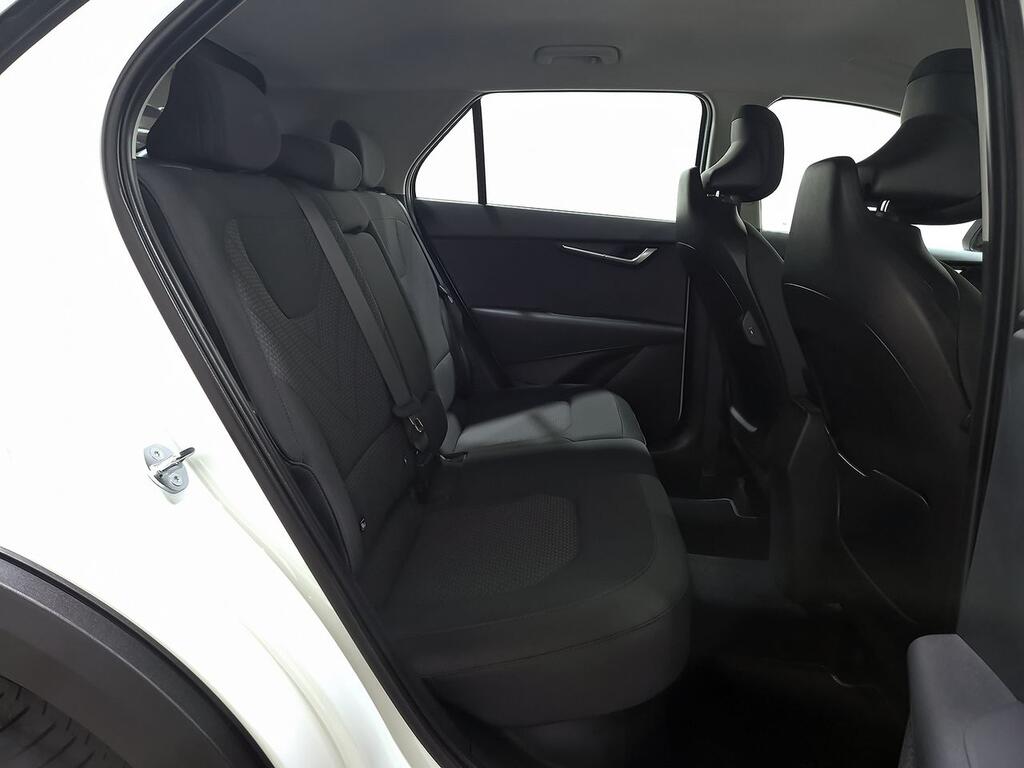 Kia Niro 1.6 GDi HEV 104kW (141CV) Concept 8