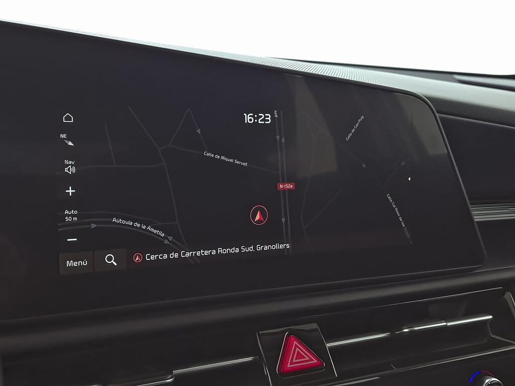 Kia Niro 1.6 GDi HEV 104kW (141CV) Concept 22