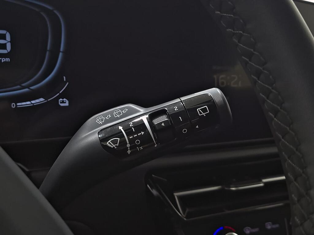 Kia Niro 1.6 GDi HEV 104kW (141CV) Concept 15