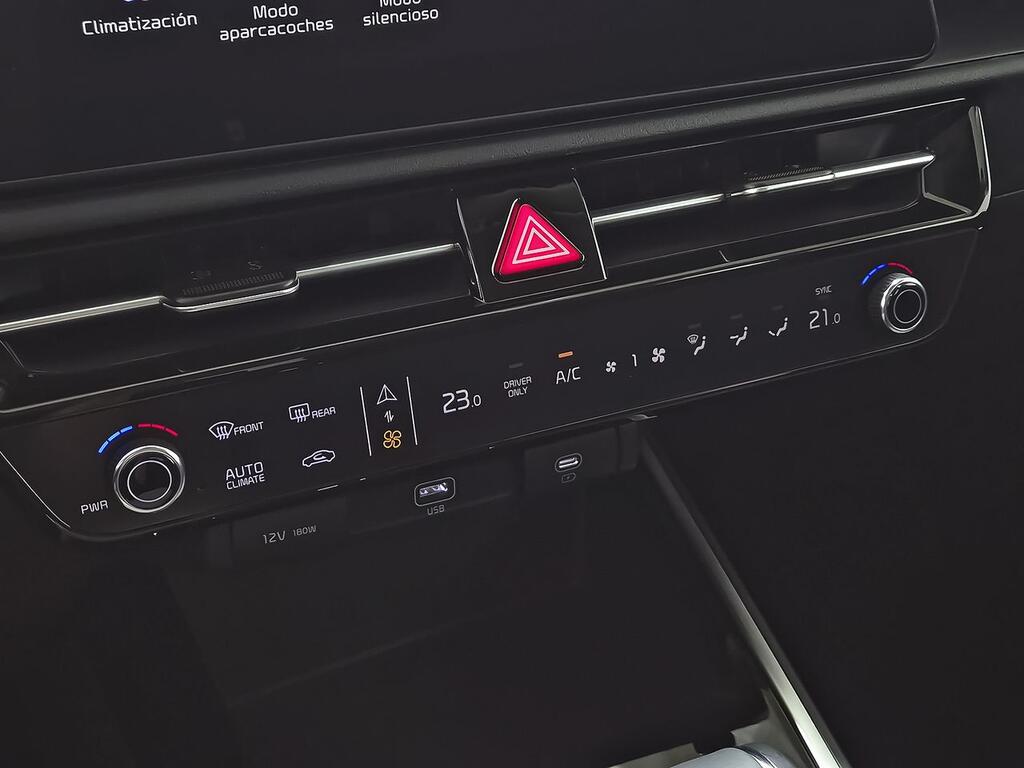 Kia Niro 1.6 GDi HEV 104kW (141CV) Concept 34