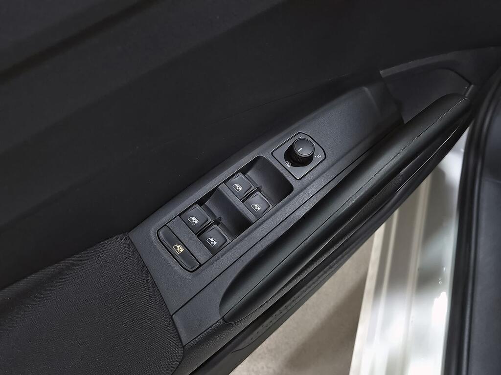 Skoda Fabia 1.0 TSI 70KW (95CV) Ambition 11