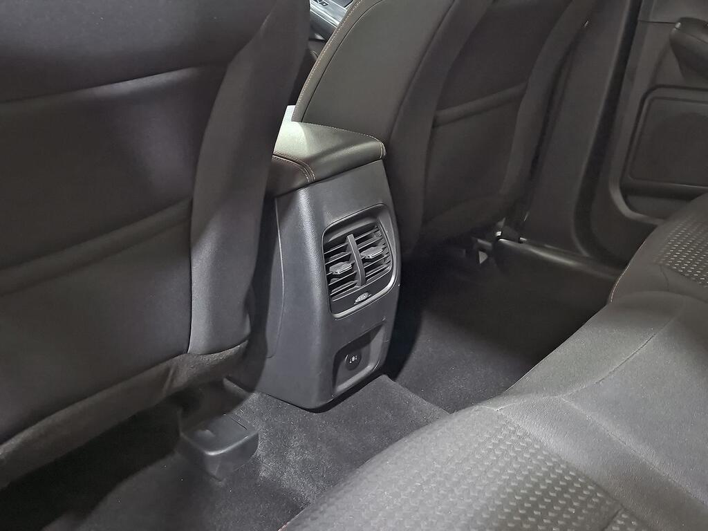 Ford Kuga ST-Line 2.5 Duratec FHEV 140kW Auto 33