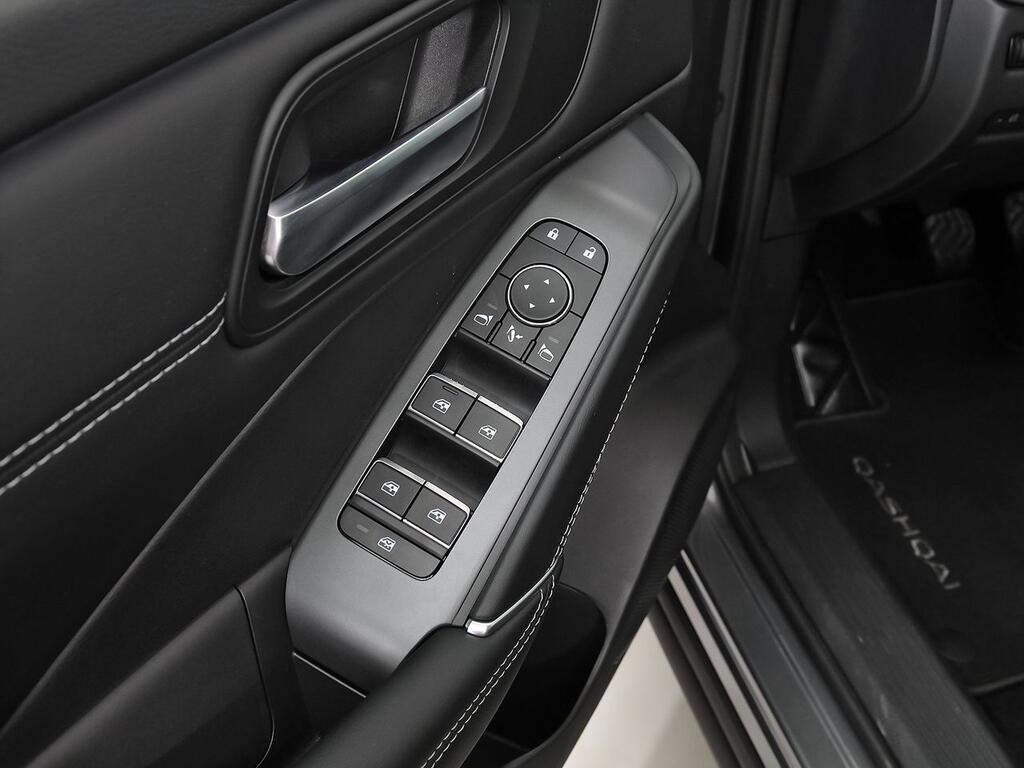 Nissan Qashqai DIG-T 103kW N-Connecta 11