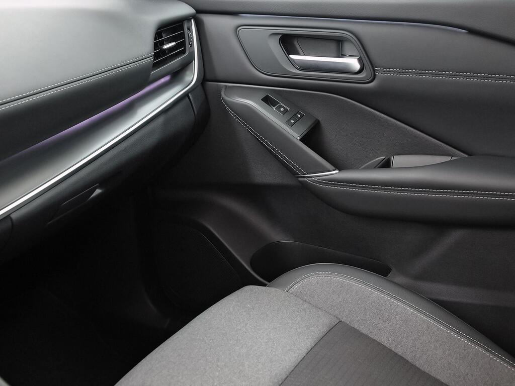 Nissan Qashqai DIG-T 103kW N-Connecta 28