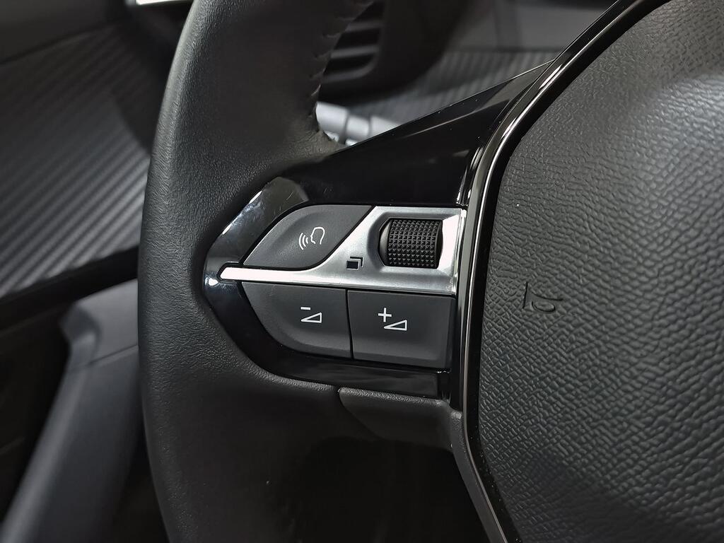 Peugeot 2008 Allure Puretech 100 S&S 6 Vel. MAN 17