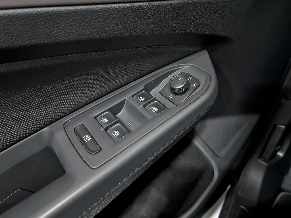 Volkswagen Golf 2.0 TDI 85kW (115CV) 9