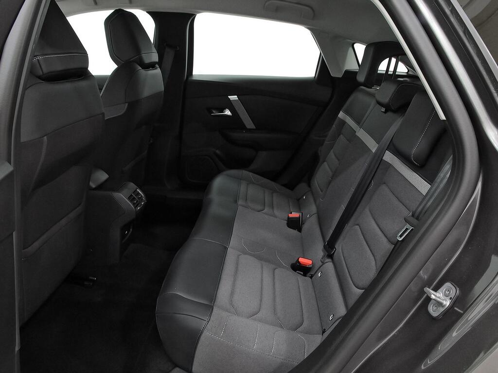 Citroën C4 PureTech 130 S&S 6v Plus 9