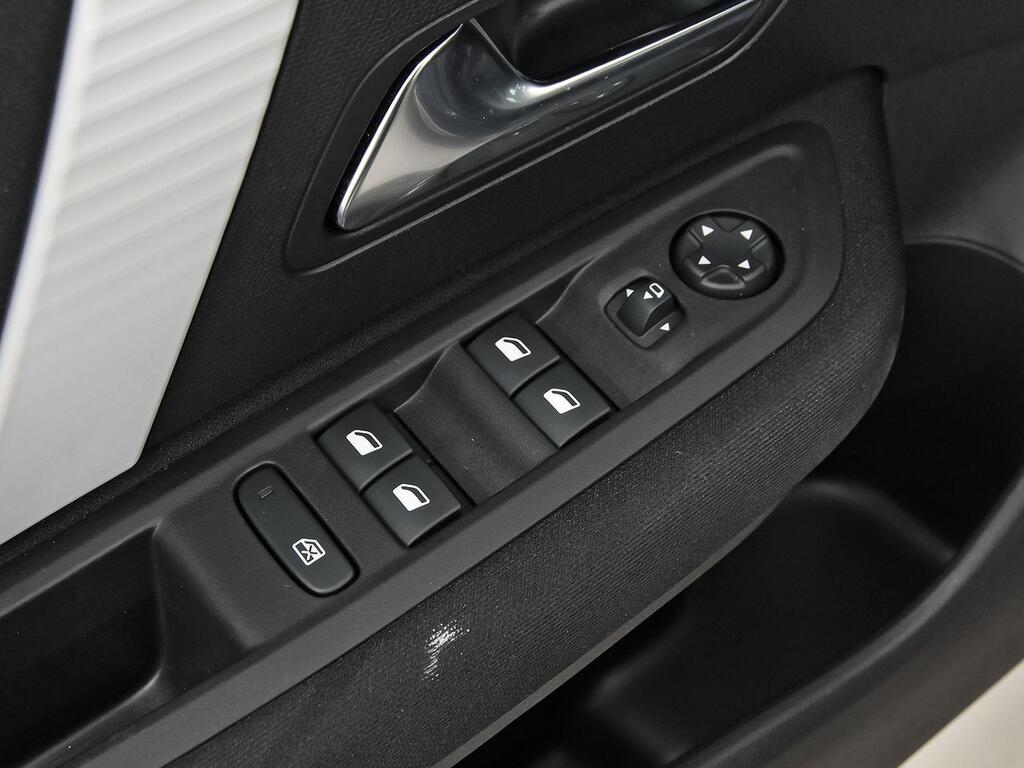 Citroën C4 Hybrid 145 ë-DCS6 Plus 13