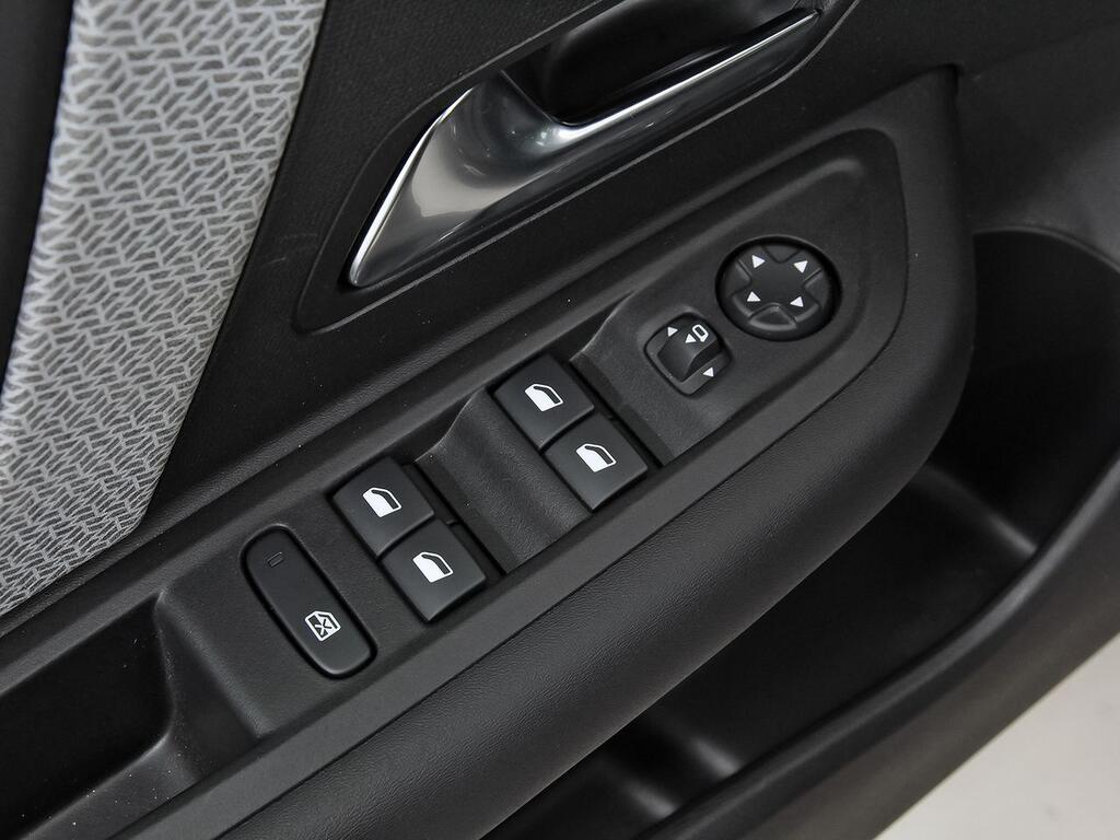 Citroën C4 PureTech 130 S&S 6v Plus 13