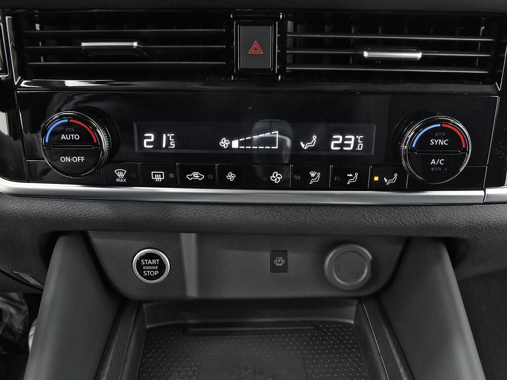 Nissan Qashqai DIG-T 103kW N-Connecta 27