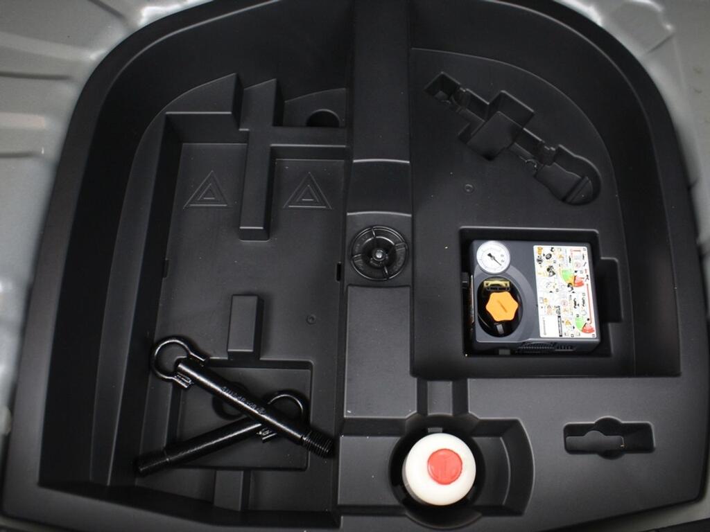 Nissan Juke DIG-T 86 kW (117 CV) 6 M/T N-CONNECTA 9