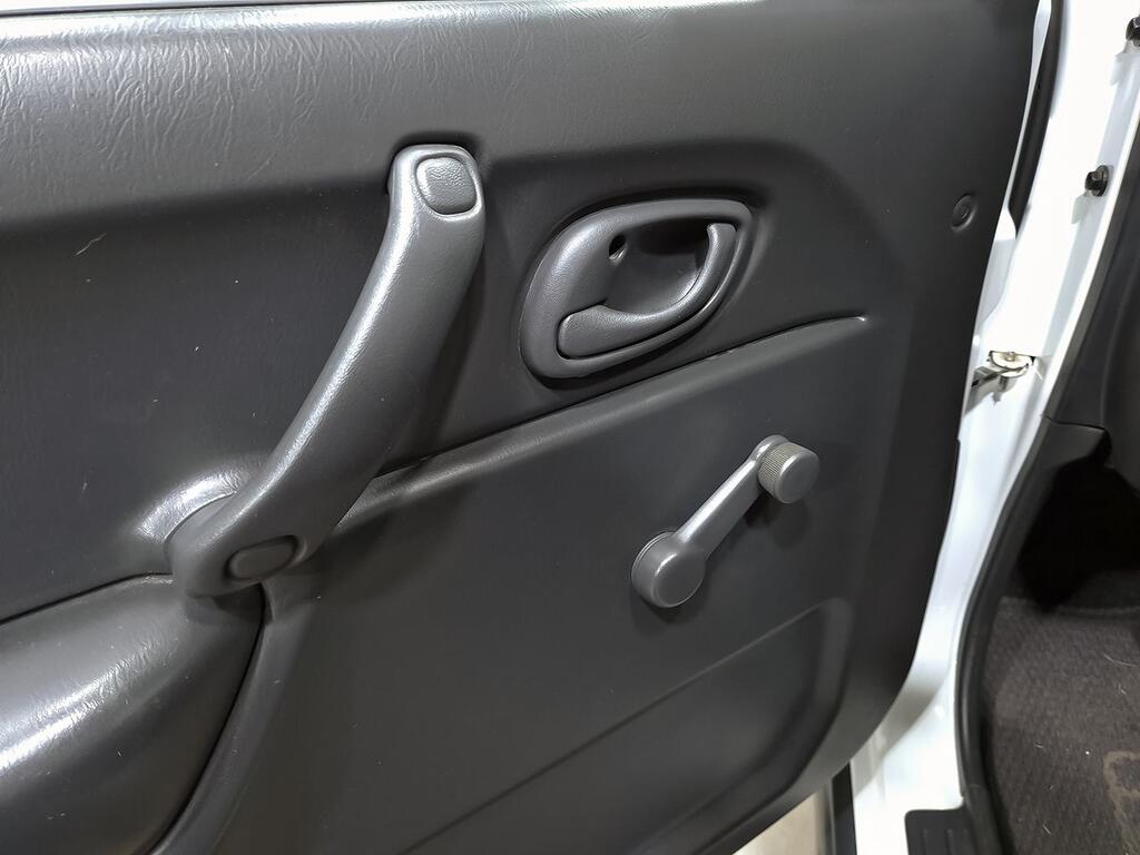 Suzuki Jimny 1.3 JLX 11