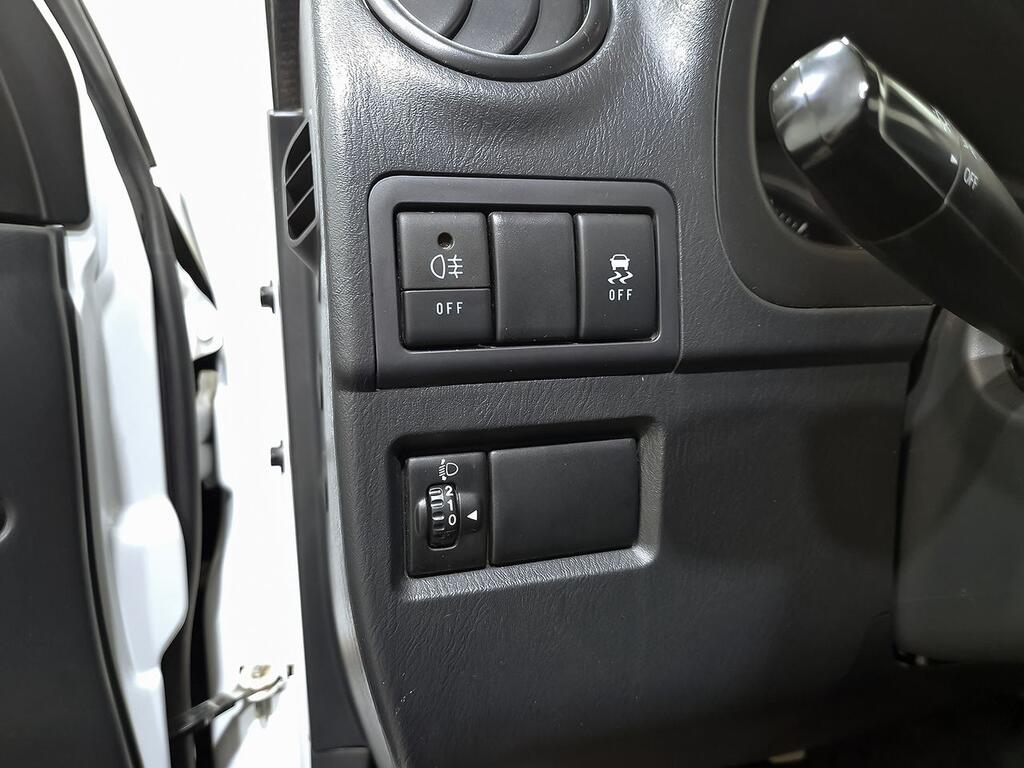 Suzuki Jimny 1.3 JLX 12