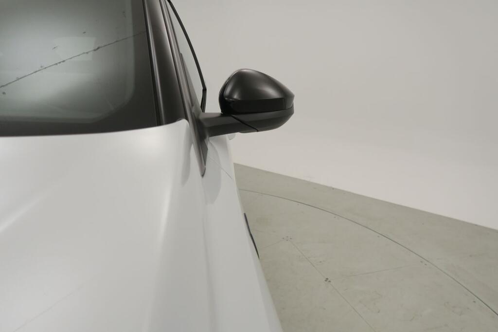 Peugeot 3008 GT Eléctrico 157kW 23