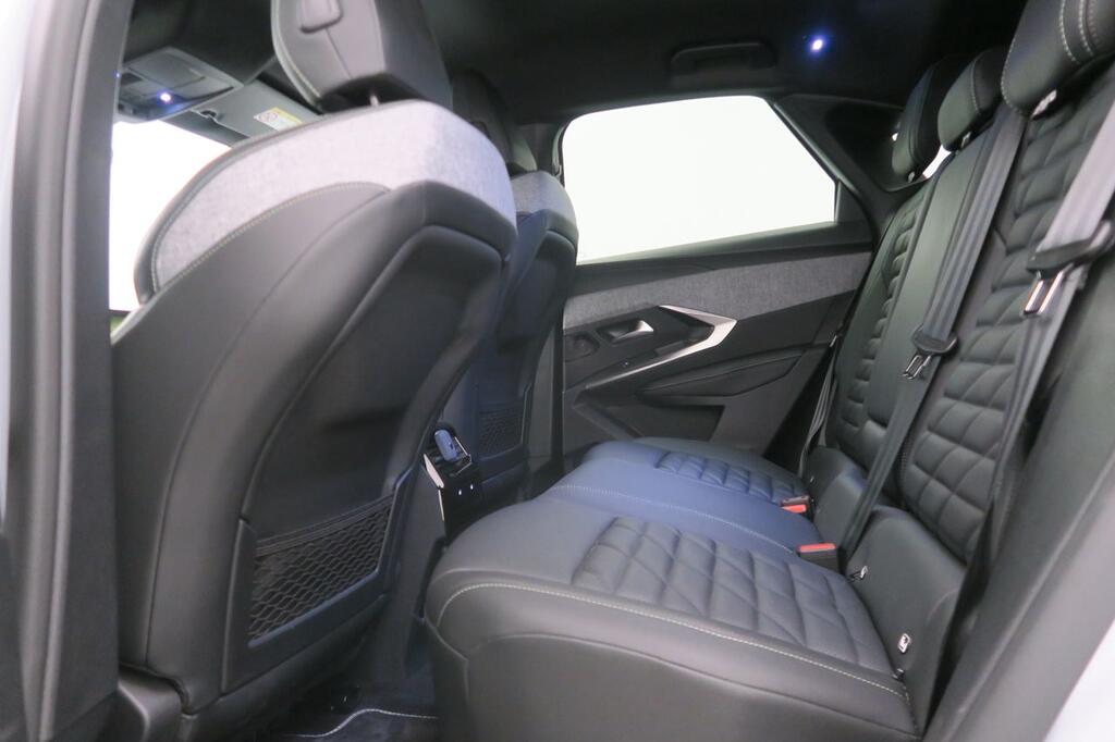 Peugeot 3008 GT Eléctrico 157kW 17