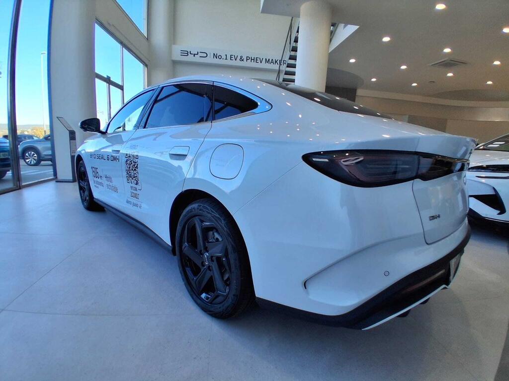 BYD Seal 6 DM-i Sedan 1.5 DM-I COMFORT LITE 212 4P 5