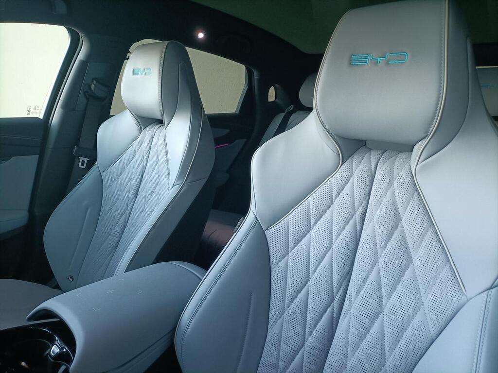 BYD Seal Sedan BEV 83KWH EXCELLENCE 4WD 530 4P 8