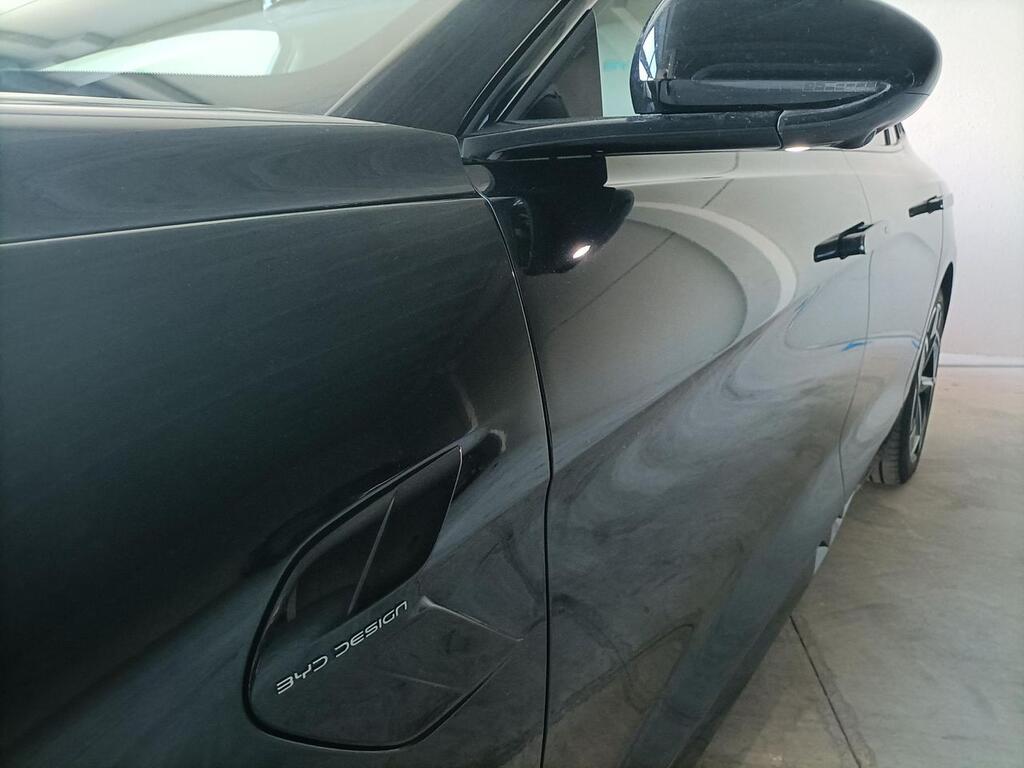 BYD Seal Sedan BEV 83KWH EXCELLENCE 4WD 530 4P 11
