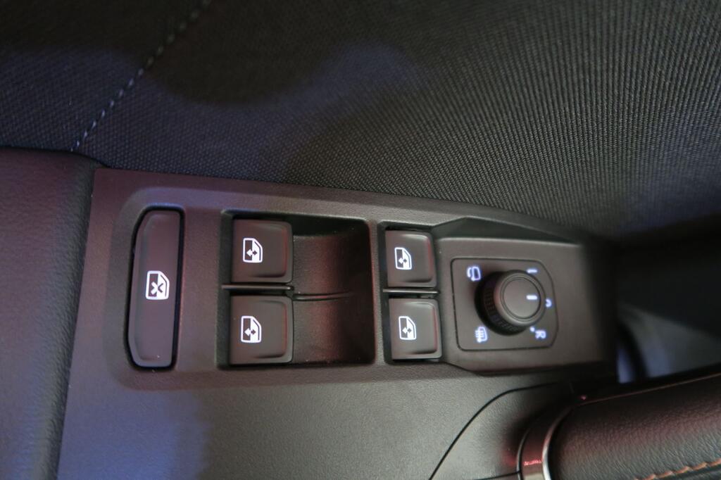 Cupra León ST 1.5 ETSI MHEV DSG 150 CV 5P 9