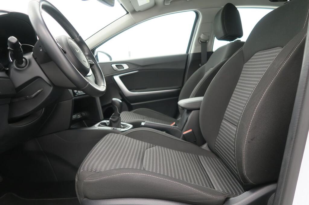 Kia Ceed 5P 1.0 T-GDI DRIVE 120 MY24 16