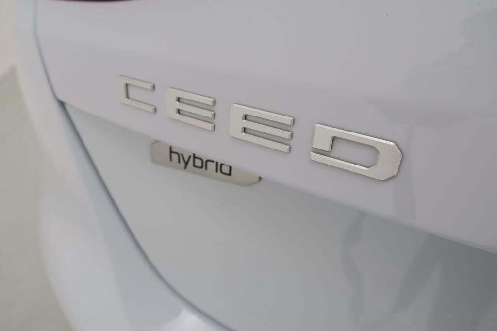 Kia Ceed Berlina 1.0 MHEV 74KW DRIVE DCT 100 5P 18