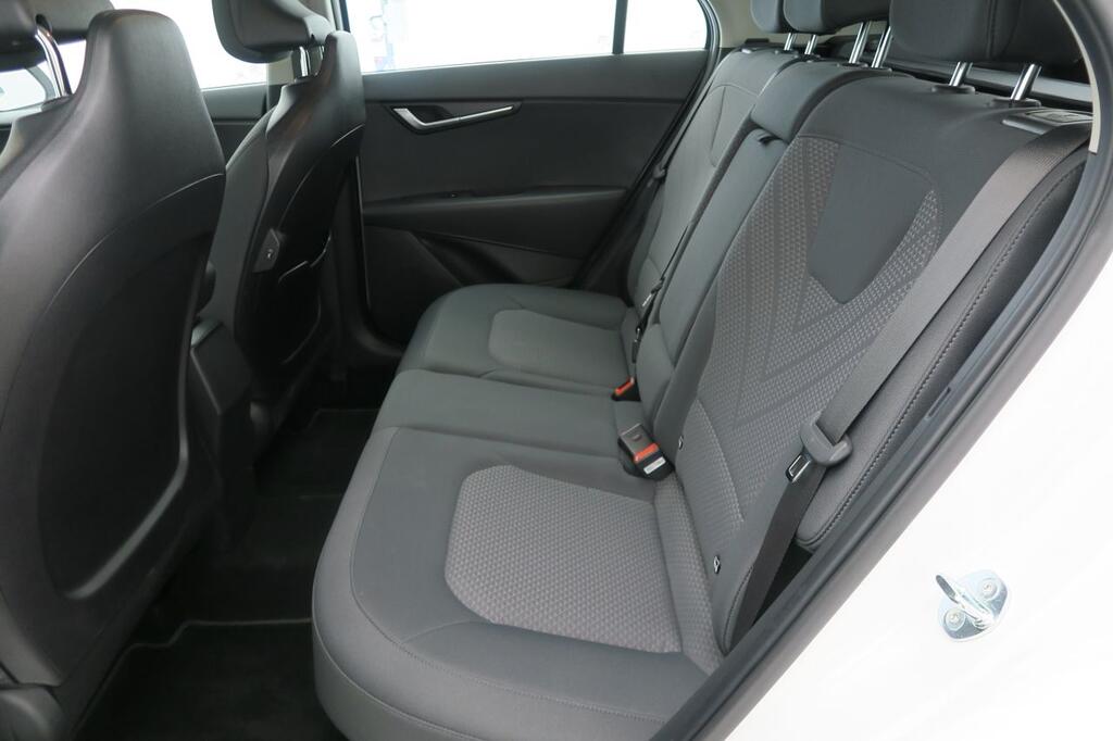 Kia Niro 1.6 HEV Concept 18