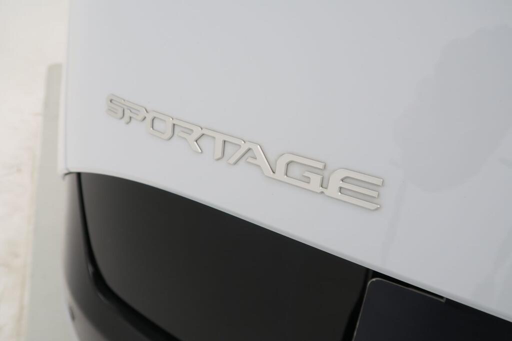Kia Sportage 1.6 T-GDi PHEV Tech 4X4 (Pack Luxury) (17″) 20
