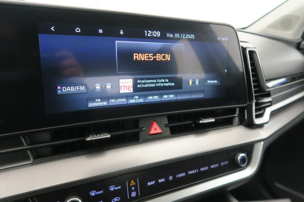 Kia Sportage SUV 1.6 T-GDI HEV DRIVE AUTO 230 5P 9