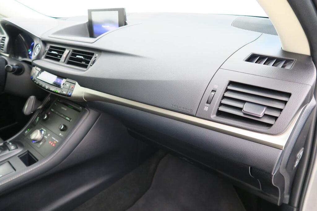 Lexus CT 200H EXECUTIVE 1.8 HYBRID136 CV AUTO 5P 16