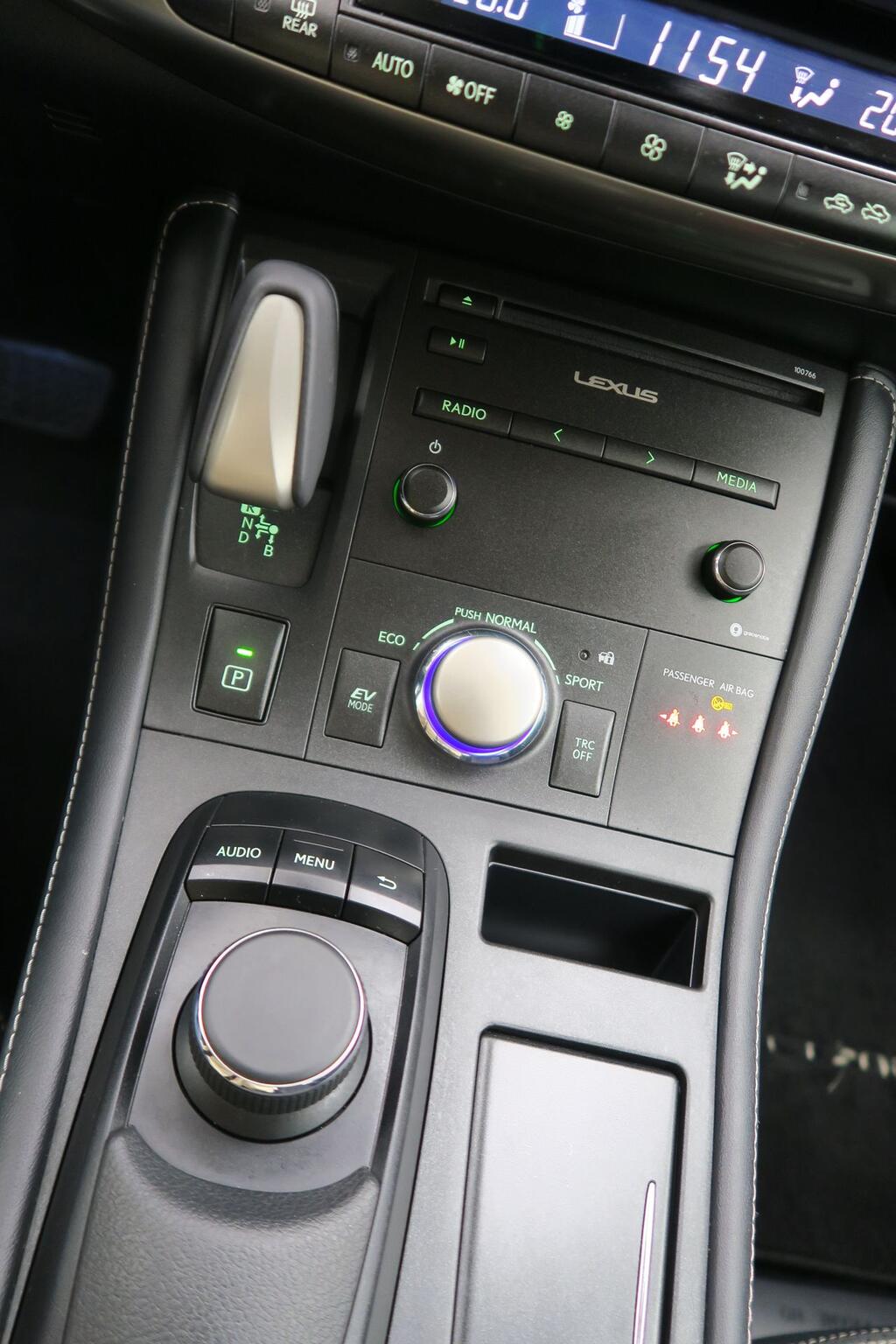 Lexus CT 200H EXECUTIVE 1.8 HYBRID136 CV AUTO 5P 8