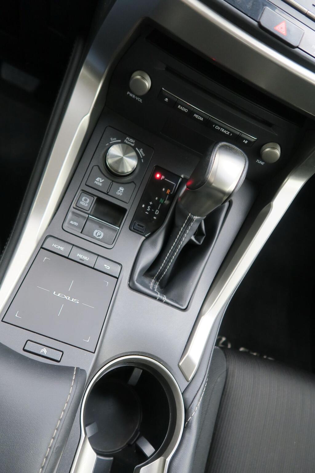 Lexus NX 300H BUSINESS NAVI. 2.5 HYBRID 197 CV AUTO 5P 2WD 8