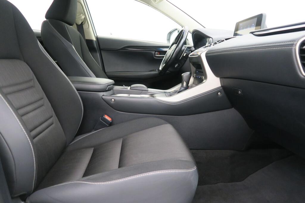 Lexus NX 300H BUSINESS NAVI. 2.5 HYBRID 197 CV AUTO 5P 2WD 18