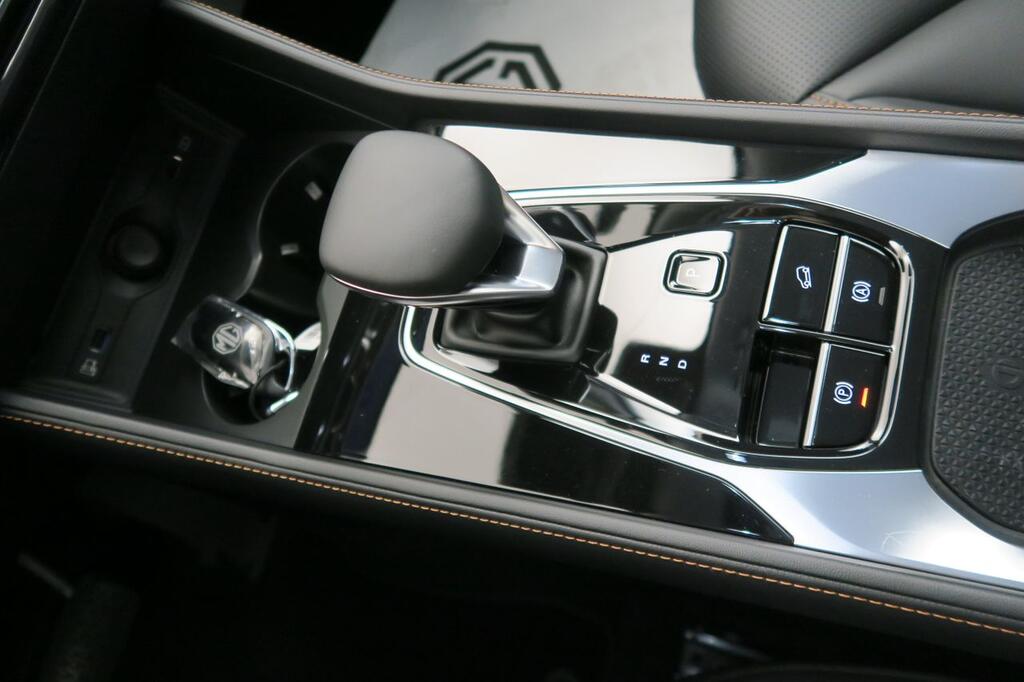MG HS SUV 1.5 HEV EHS HYBRID+ 224 LUXURY 224 5P 9