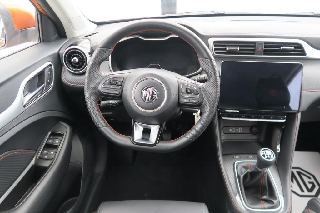 MG ZS SUV 1.5 LUXURY 106 5P 12