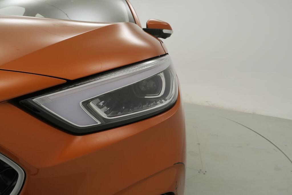 MG ZS SUV 1.5 LUXURY 106 5P 21