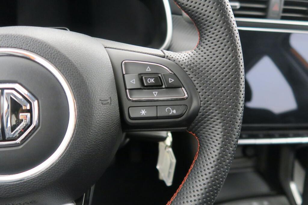 MG ZS SUV 1.5 LUXURY 106 5P 11