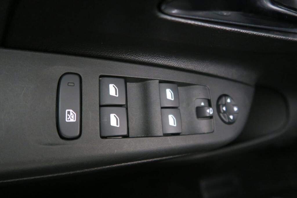 Opel Corsa GS 1.2T XHL100 CV 5P 11