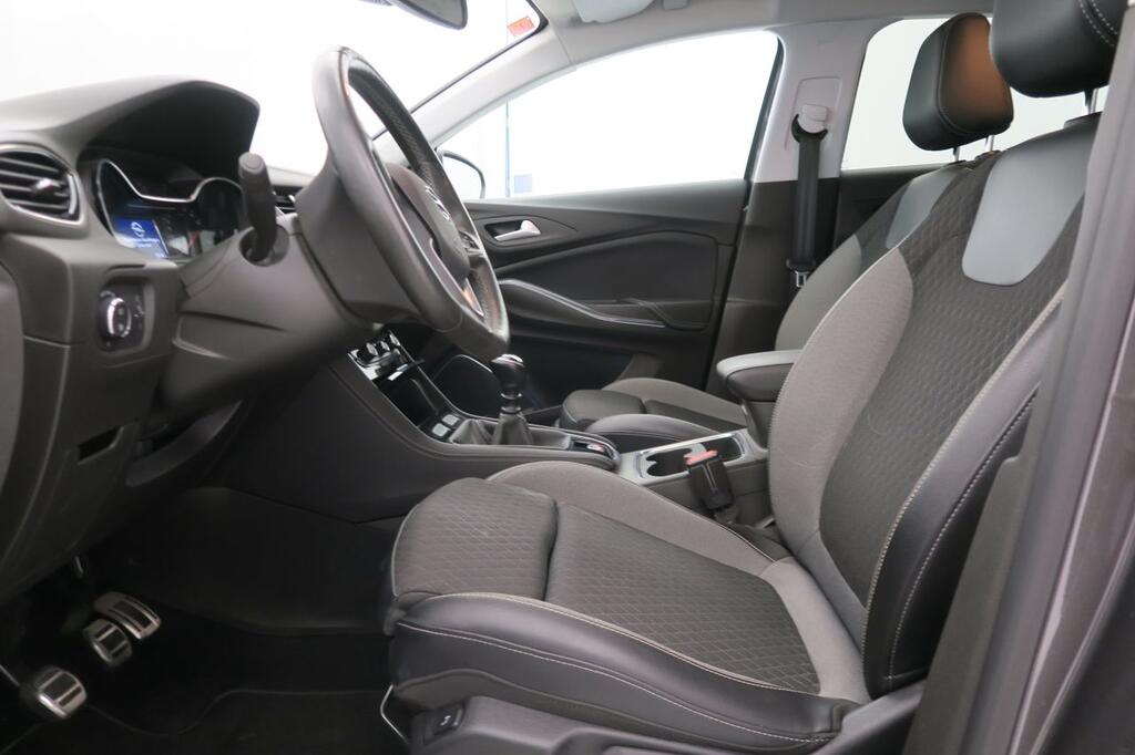 Opel Grandland ULTIMATE 1.2T S&S MT6 130CV 17