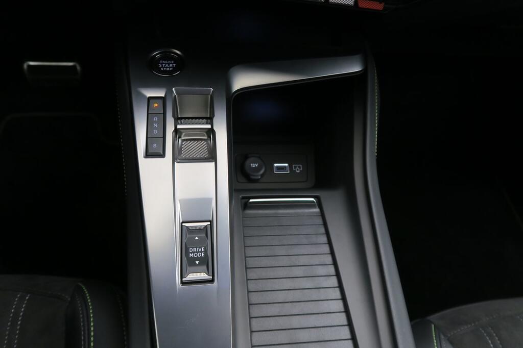Peugeot 408 GT PLUG-IN HYBRID 180 E-EAT8 10