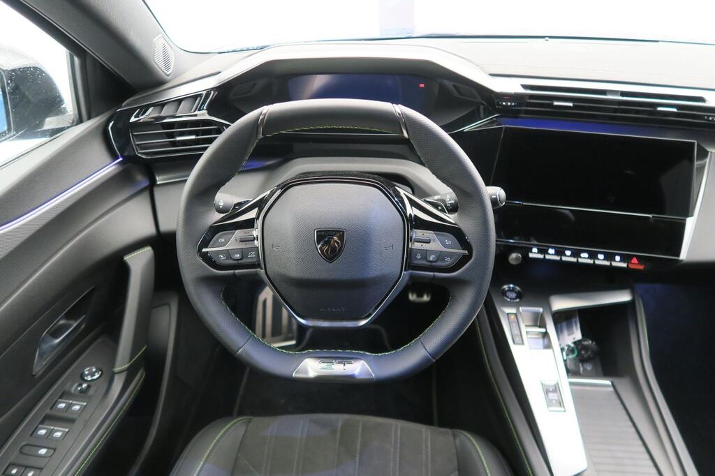 Peugeot 408 GT PLUG-IN HYBRID 180 E-EAT8 14